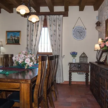 La Fuente Del Pinar Valdesimonte