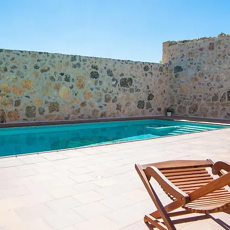 La Fuente Del Pinar *