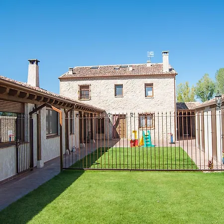 La Fuente Del Pinar Country house Valdesimonte